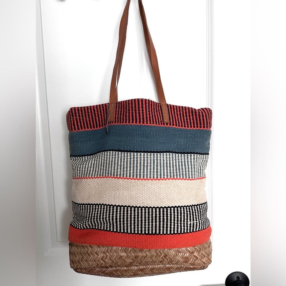 COPY - Lucky Brand lined beach tote multicolor stripe woven bottom